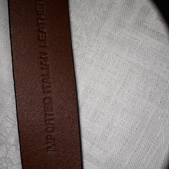 Essentials by Bosca brown leather belt. 36 inches long - Picture 5 of 7